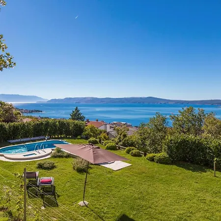 Cozy Home In Crikvenica Feriehus