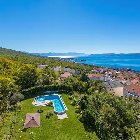 Lovely Home In Crikvenica ツリクヴェニツァ