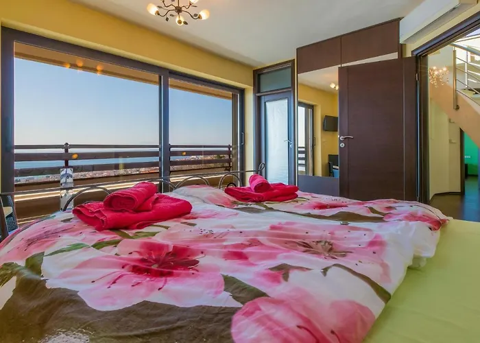 Lovely Home In Crikvenica Crikvenica