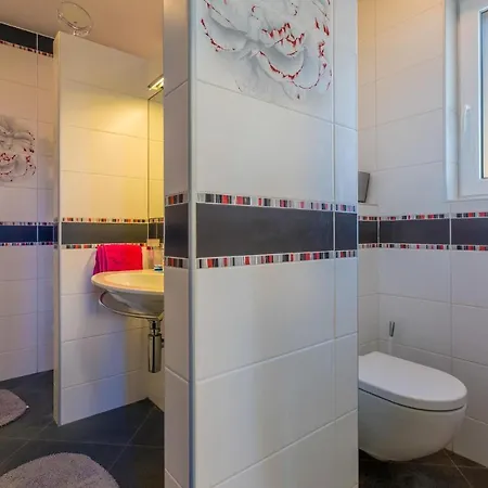 Lovely Home In Crikvenica Casa vacanze