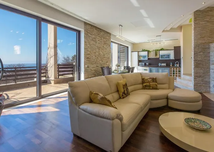 Lovely Home In Crikvenica * Crikvenica